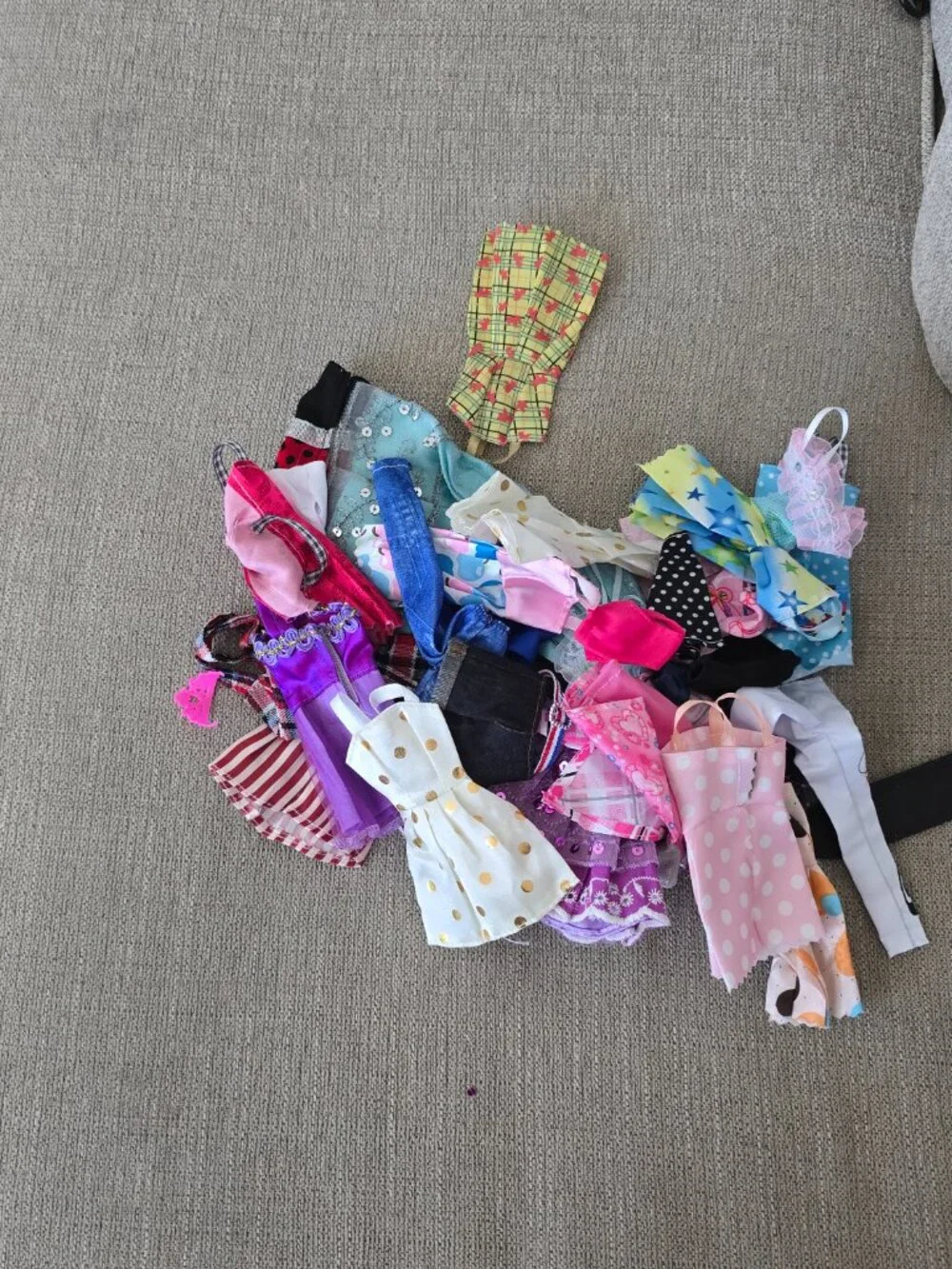 Huge Barbie Dolls, Clothes And Accessories Lot See description